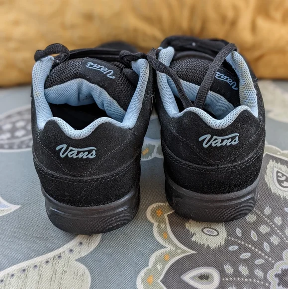 Vans size 3 Big Kid Unisex Sneaker Black White Suede Old Skool - Picture 3 of 5